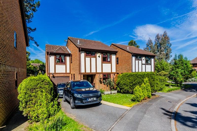 Charming homes for sale in Chislehurst